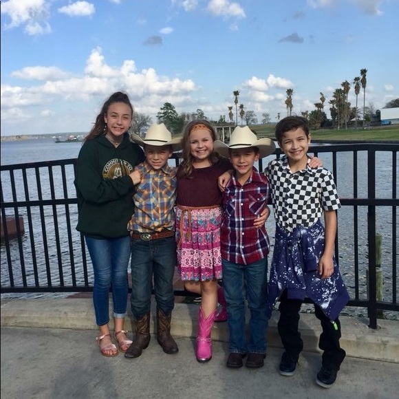 🌺 Meet your posher, Nancy!  I love Poshmark! 🌺 - Picture 8 of 8